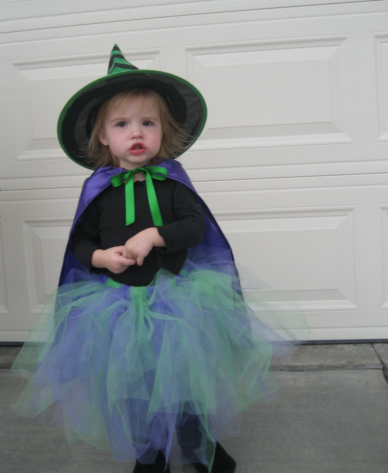 Love Sweet Love DIY Witch cape and skirt