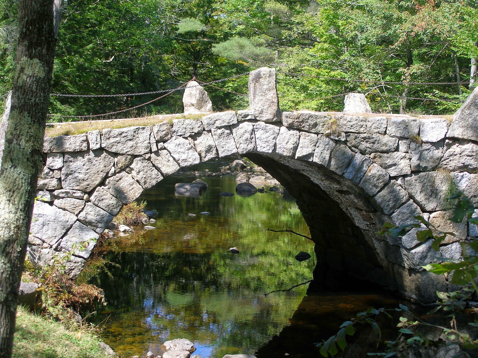 Henniker House Bed and Breakfast Hillsborough's Stone Arch Bridges a