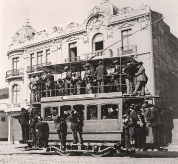 1916, Tranvía 13 (modelo Imperial) del recorrido Carmen – Lira, por la Alameda de Santiago