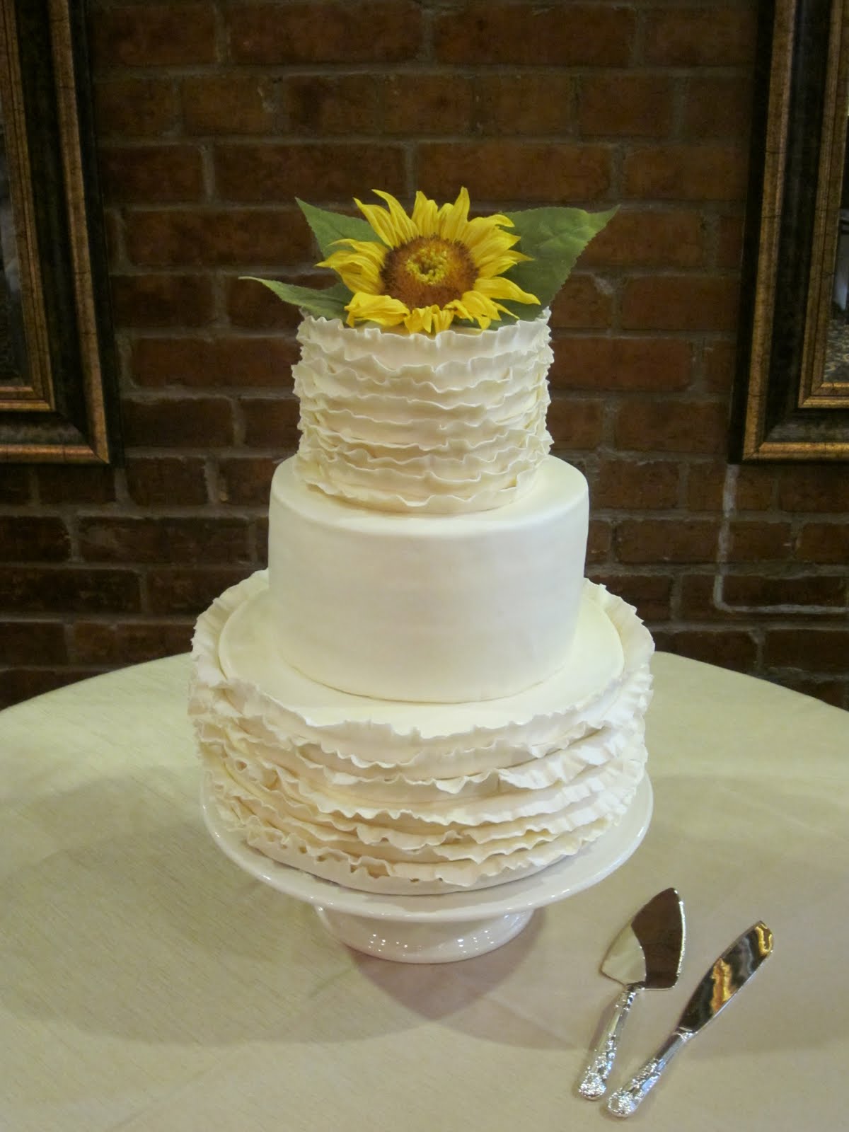 Darlin' Designs Matt and Liz's Wedding Cake