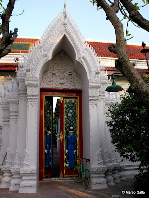 CEMENTERIO REAL WAT RATCHABOPHIT, BANGKOK. TAILANDIA