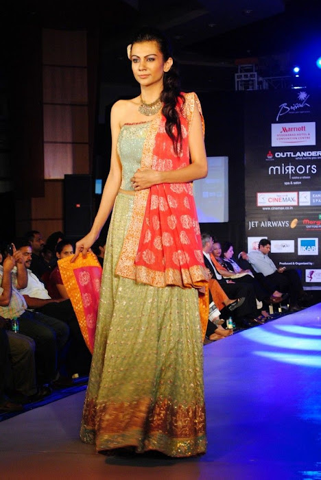 hyderabad fashion week beautiful model unseen pics