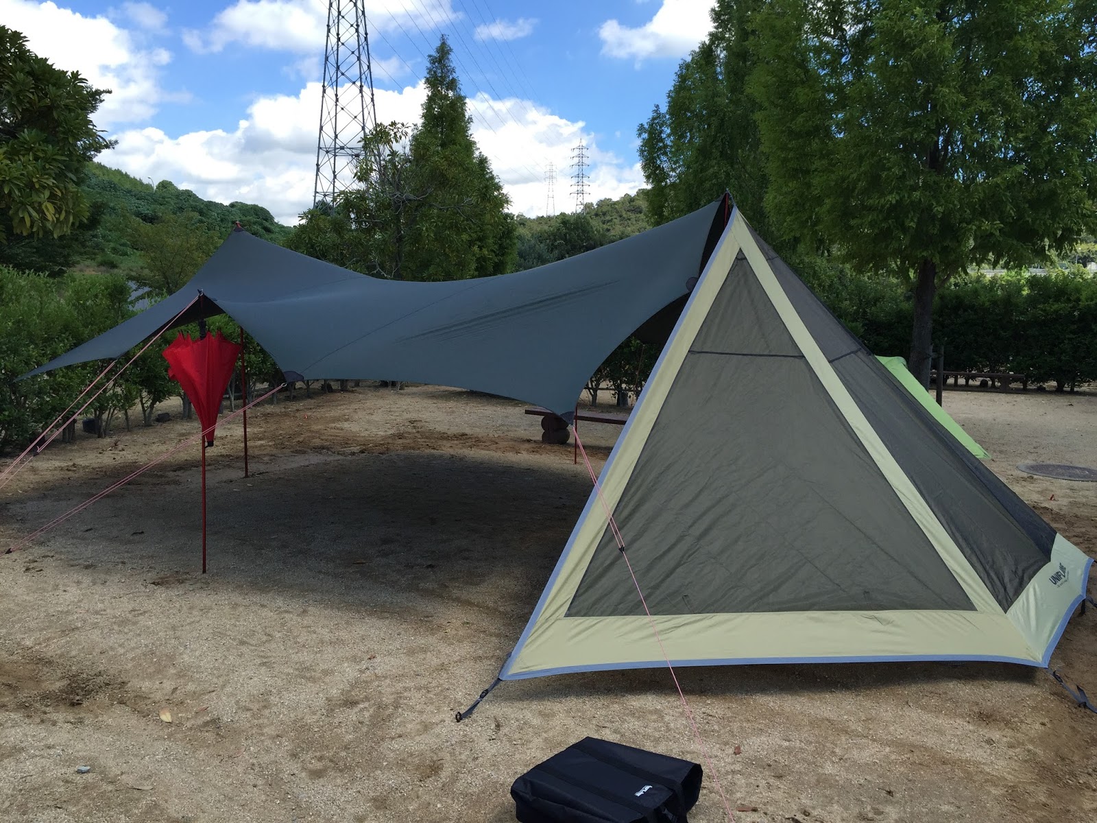 Cranks Outdoors ユニフレーム Revoフラップとヒルバーグタープ