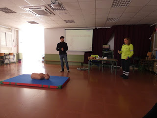 PRIMEROS AUXILIOS EN EL COLEGIO (12/03/2020).