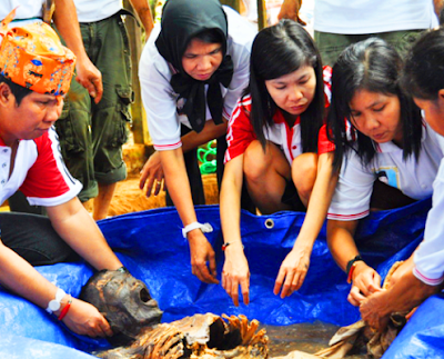 Download this Tiwah Upacara Penghormatan Terakhir Dayak Ngaju Kalimantan Tengah picture