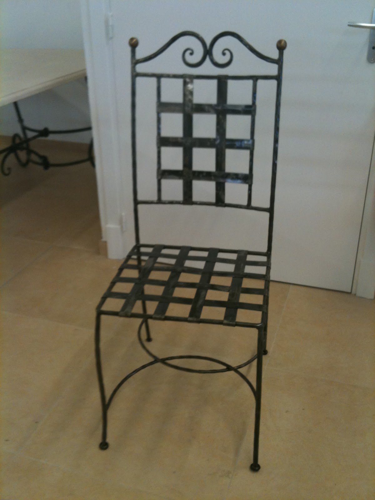 mobilier fer CHAISE EN FER MARTELE