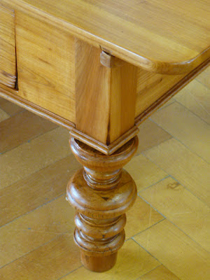 Antike Möbel: Antiker Couchtisch