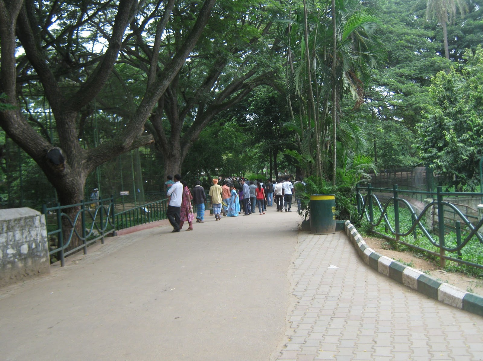 INDIAN TOUR MYSORE ZOO ENTRANCE