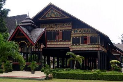 Aceh house | Traditional house, Aceh, Vernacular architecture