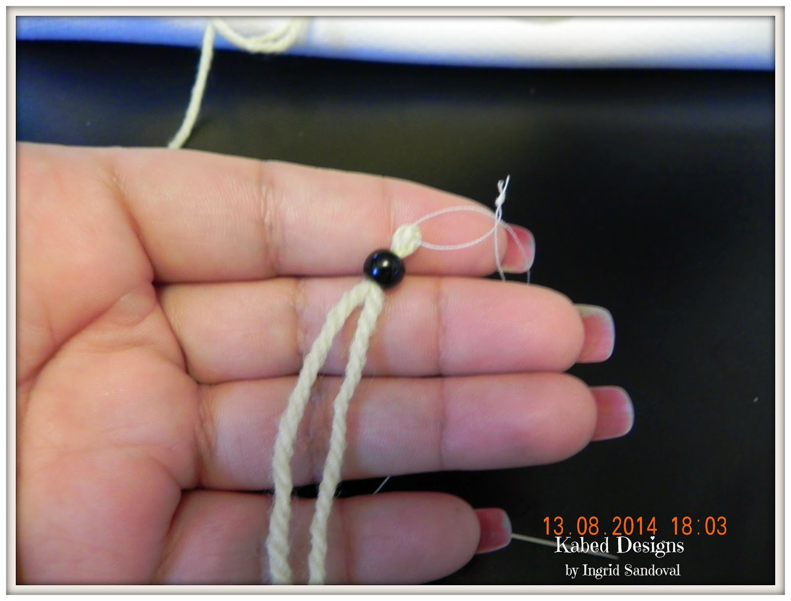 Kabed Diseños How to insert yarn or thread in a bead (tutorial)