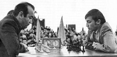 Viktor Korchnoi vs. Peterson Chess Puzzle - SparkChess