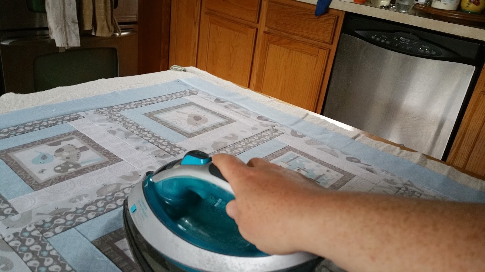 Sara's Quilting Corner Elmers Glue Quilt Basting Tutorial