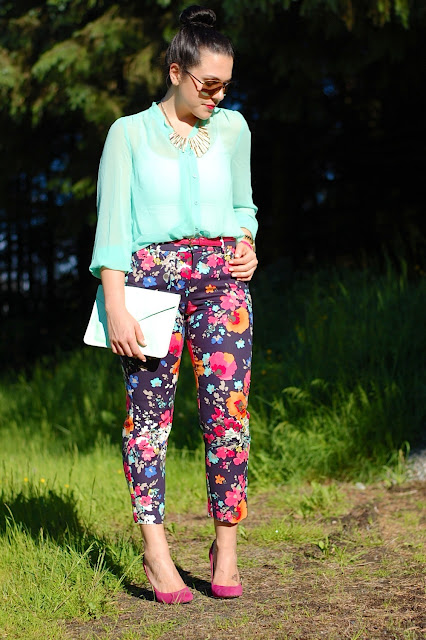 Target Canada floral pants, GAP mint clutch,sheer mint Forever 21 blouse,and pink suede pumps