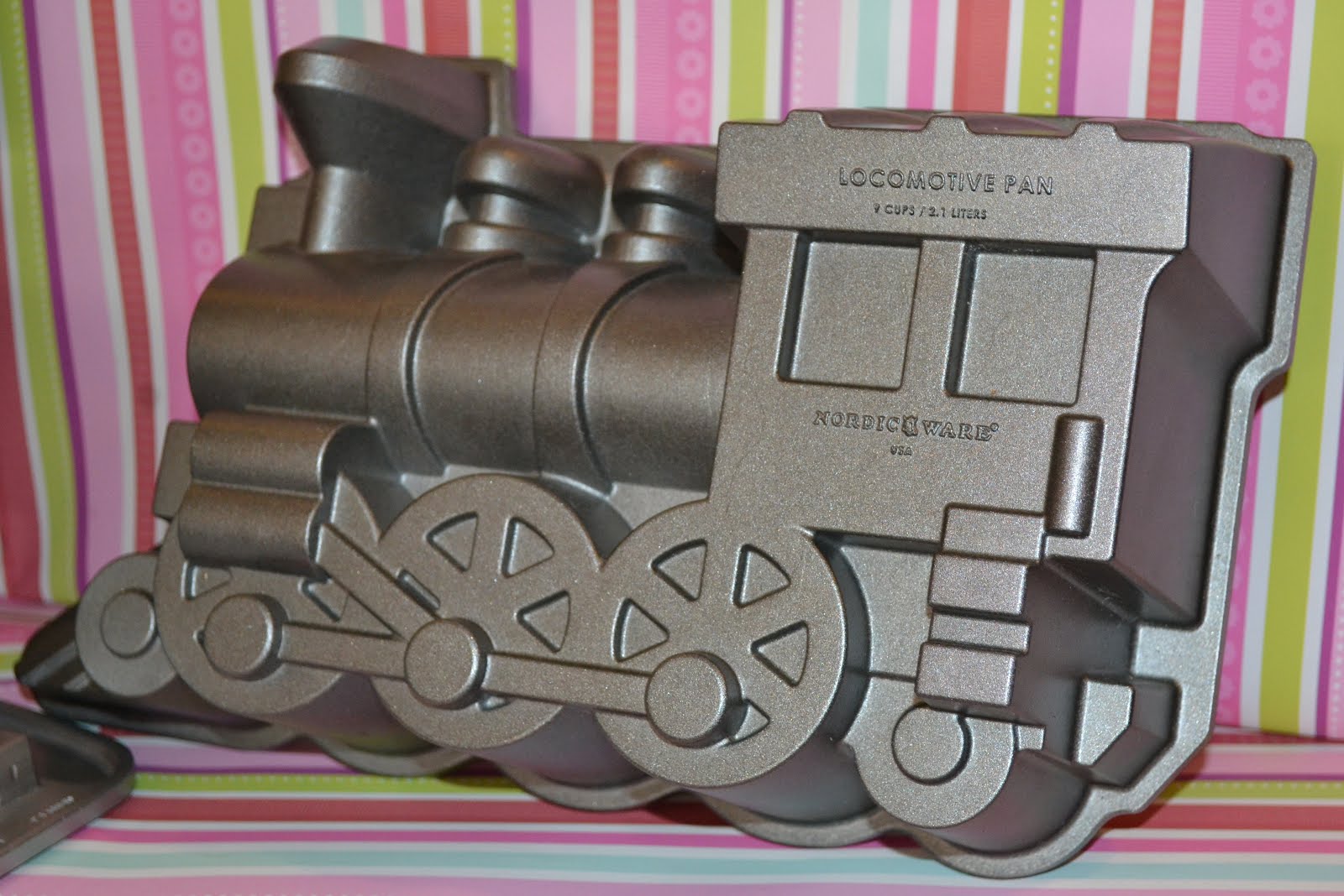 THYME DELI Cake tin hire