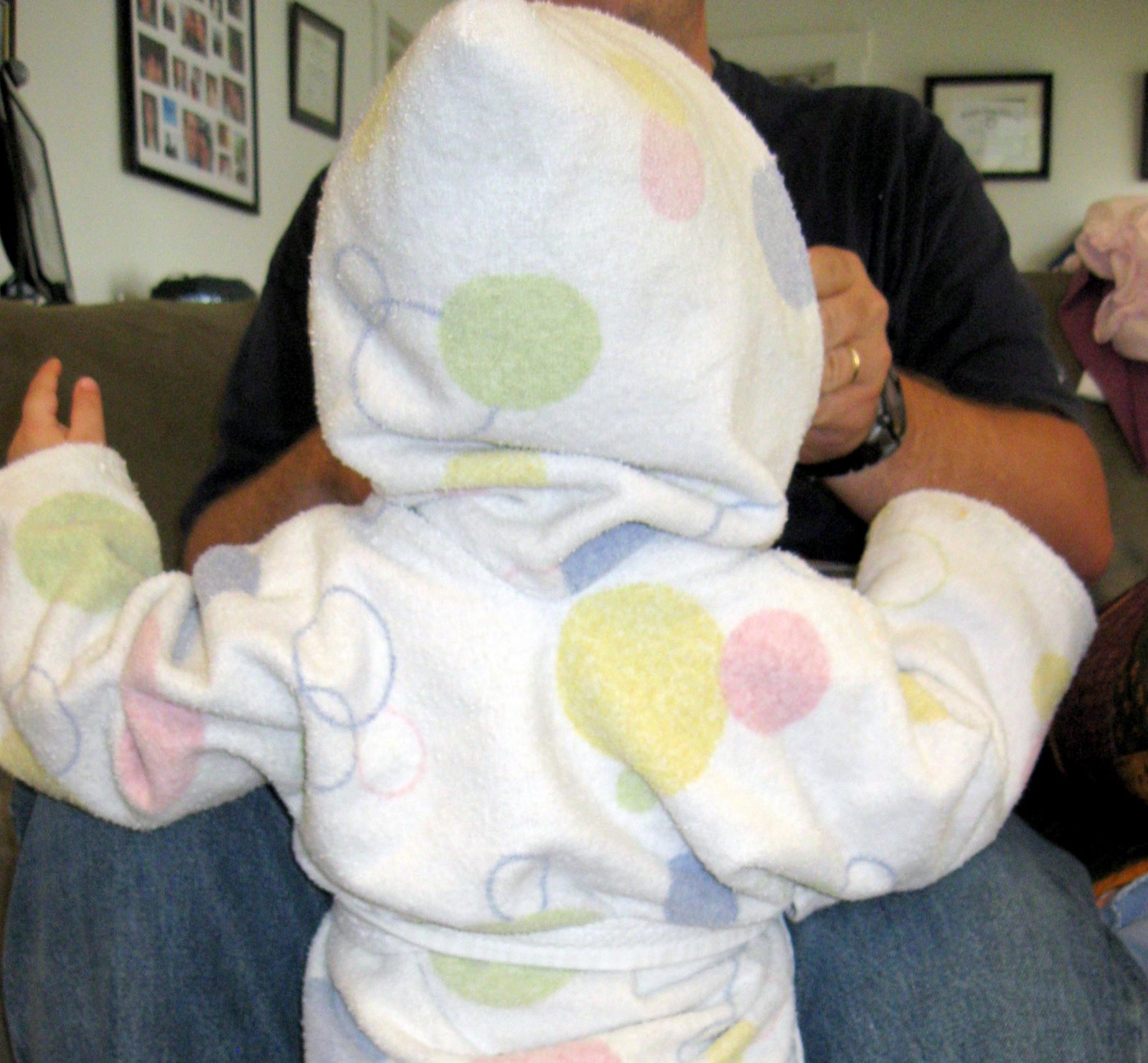 Murrayed Life Make a Toddler Robe from a Single Bath Towel