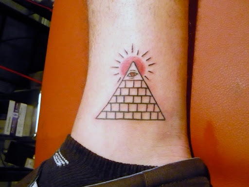 tattoos design pyramid tattoo tattoos design pyramid tattoo