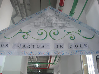 EN UN PAÍS MULTICOLOR: abril 2012