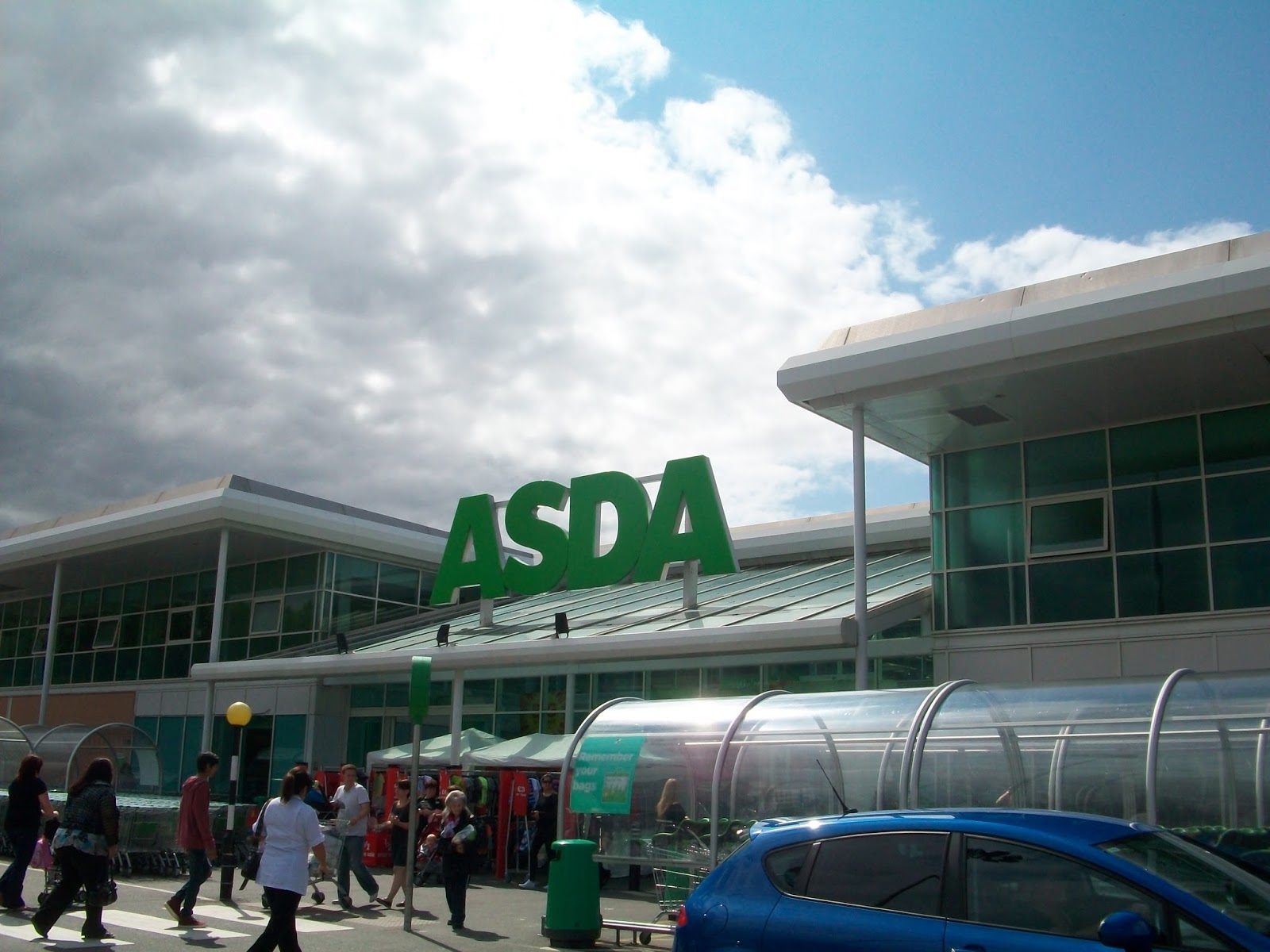 Friends of Queslett Nature Reserve A TEAM FROM ASDA QUESLETT OFFER TO