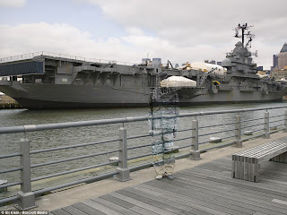 نقره لتكبير أو تصغير الصورة ونقرتين لعرض الصورة في صفحة مستقلة بحجمها الطبيعي