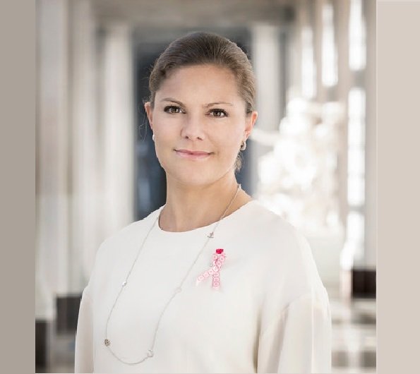 http://2.bp.blogspot.com/-1ZDdqKDQt6M/Vg1tMKbfL_I/AAAAAAAAzJM/RmYj7WR98a4/s600/Crown-Princess-Victoria-1.jpg