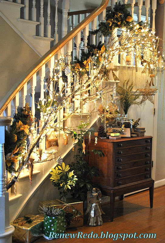 Pin by elizabeth johnson on 'tis the season ReNew ReDo!: Christmas Decorations For The Stairs