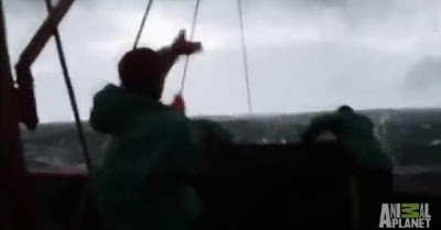 ΣΟΚ: Ψαράδες έπιασαν στα δίχτυα τους ένα παράξενο πλάσμα (Video)