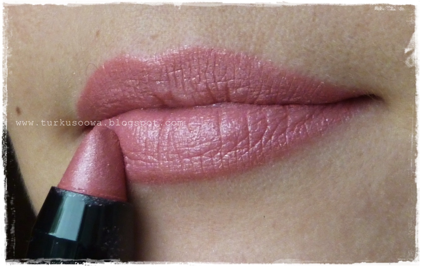 Turkusoowa Beauty Blog: Avon szminka Luxe 6 odcieni :)