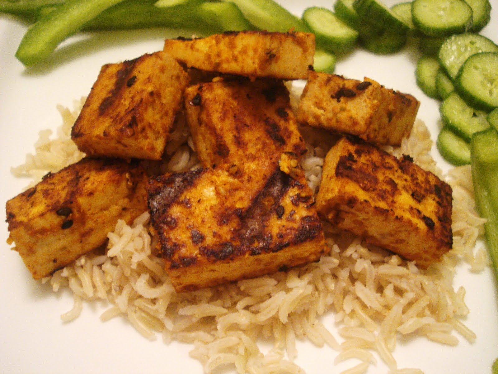 Presque végé Tofu grillé à la Sriracha