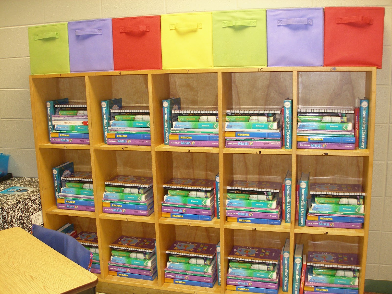 Mrs. Kelly's Fantastic Fourth Grade Classroom Set Up Day 4