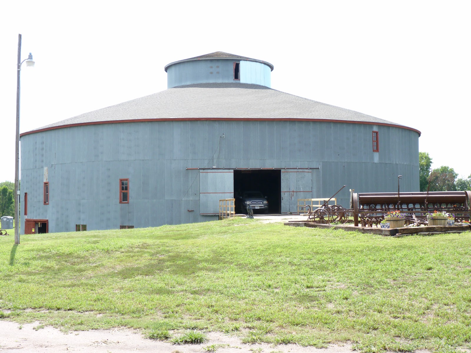 M&M Farm Life The Largest Round Barn