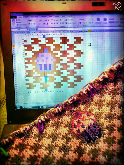 Color inside the box - Fiber Factor cupcake sweater project Color inside the box - Fiber Factor cupcake sweater project