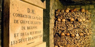 Jutaan Tengkorak Manusia di Paris Catacombs Jutaan Tengkorak Manusia di Paris Catacombs
