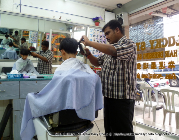 My Malaysia Daily Photo: Economy, Fast and Efficient Haircut By The Indian  Barber