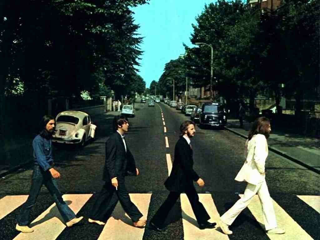 http://2.bp.blogspot.com/-1cEMdytwmMQ/TcVh3RtpnII/AAAAAAAABaE/EzA8uHYpte8/s1600/abbey%2Broad%2Bportada.jpg