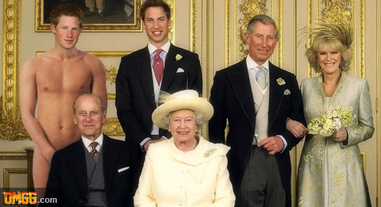 расположились королева Елизавета II с мужем, принц Чарльз с супругой, а так...