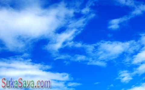 Benarkah Langit Dan Air Laut Tidak Punya Warna? Benarkah Langit Dan Air Laut Tidak Punya Warna?