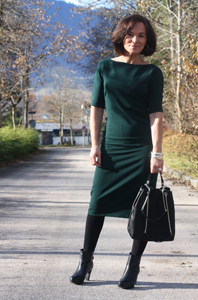 https://ladyofstyle.com/2014/12/winter-clean-chic-zara-dress.html