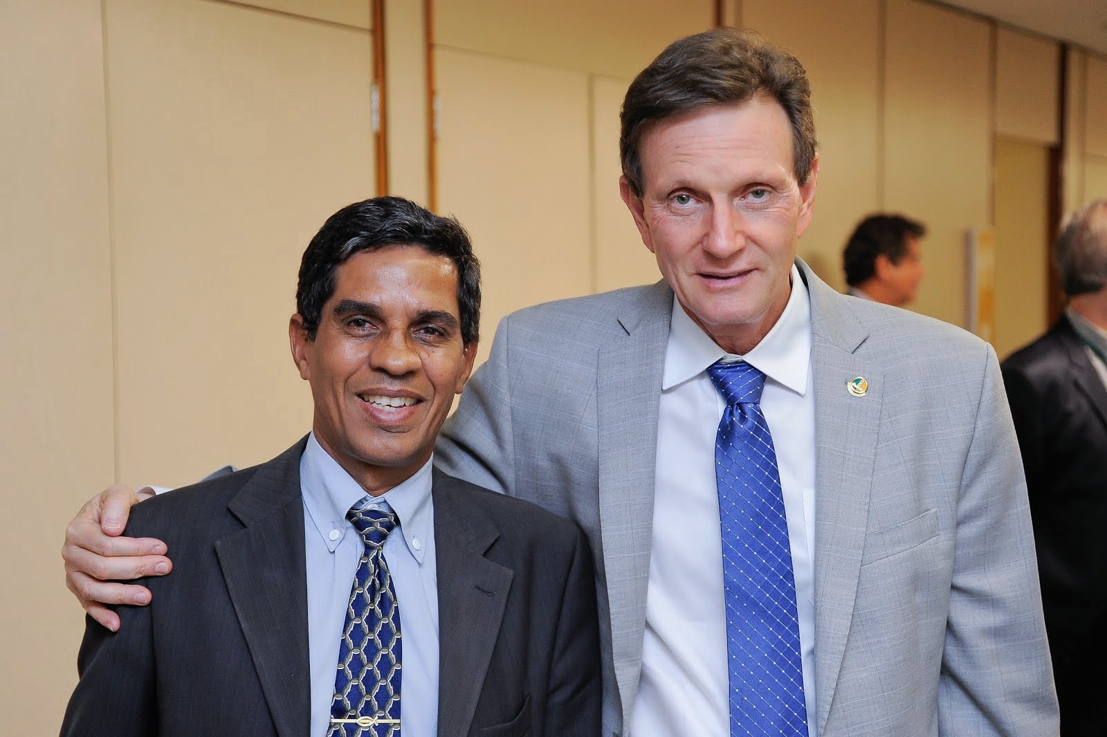 Ex Ministro Marcelo Crivella empenhado a ajudar os QESAs