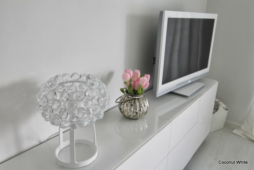 Meidän valkoinen Ikean Bestå tv taso Coconut White Meidän valkoinen Ikean Bestå tv taso Coconut White