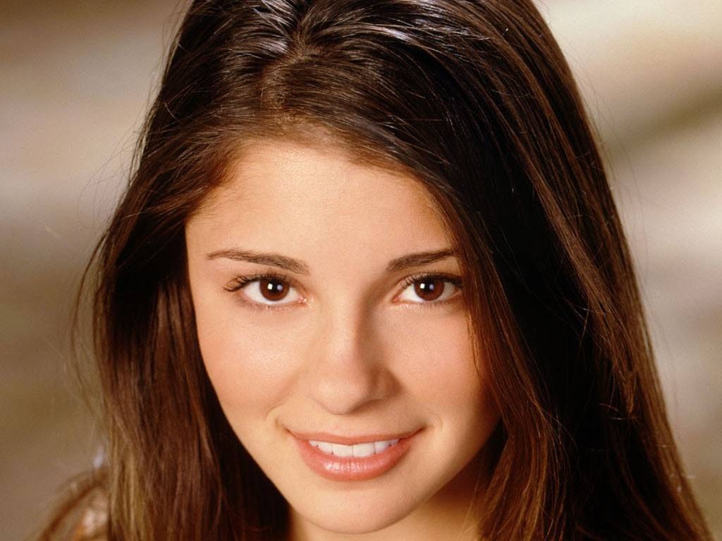 Shiri Appleby Film actress | Famous People Profile
