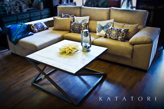 Sofa y mesa katatori