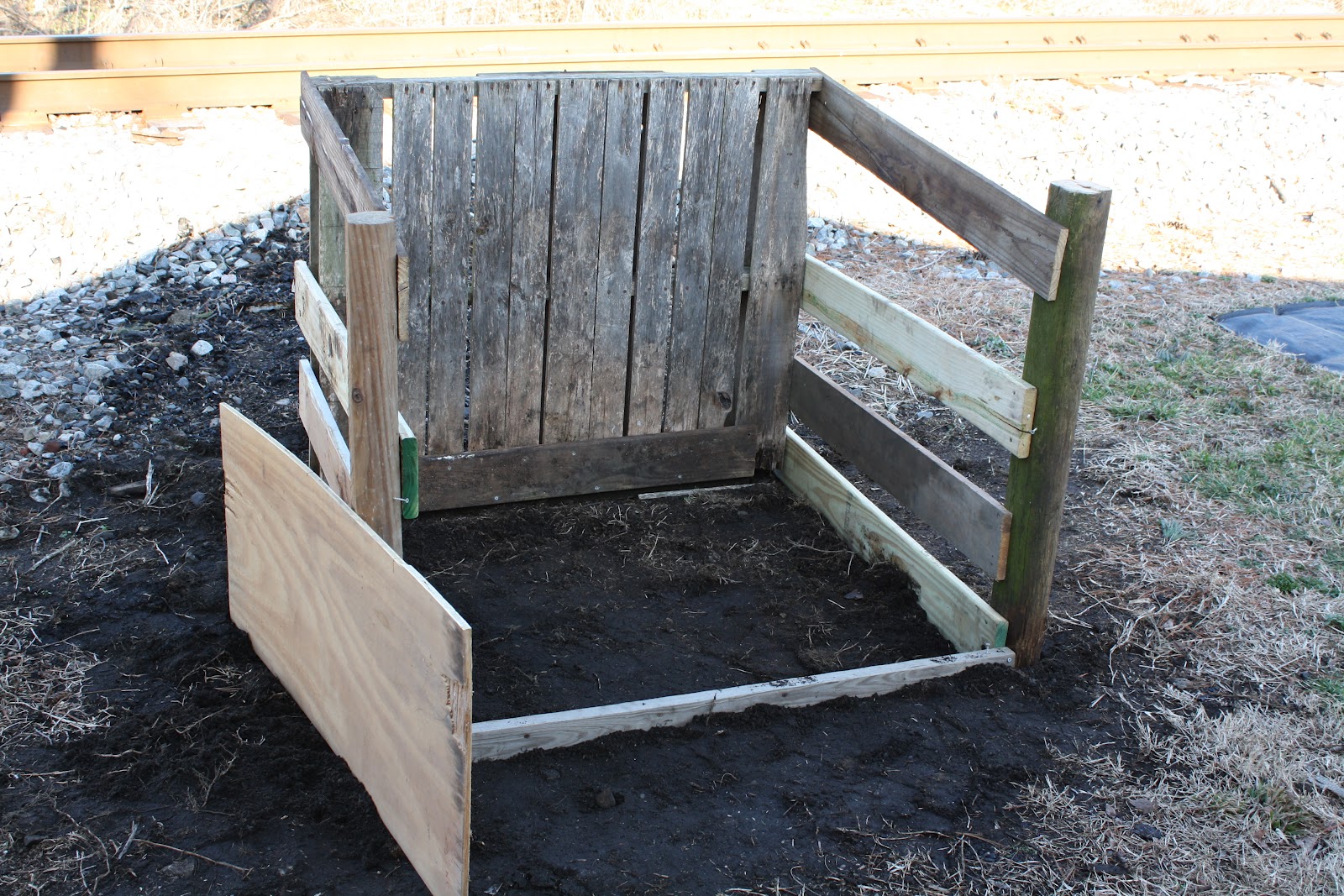 The Redeemed Gardener "Dirt Cheap Compost Bin's"