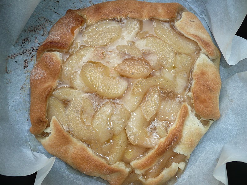 Everyday Dutch Oven Apple Pie Rustica