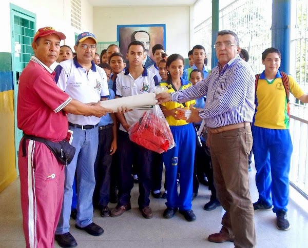 Asoajedrez Bolívar benefició a la E.T.C.R “Dalla Costa” en su 61 Aniversario Asoajedrez Bolívar benefició a la E.T.C.R “Dalla Costa” en su 61 Aniversario