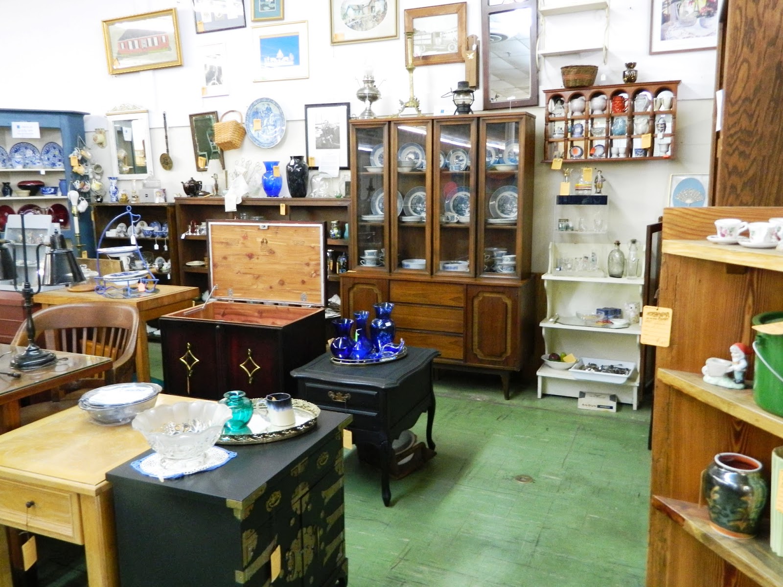 Warther's Antique Market & Auction Co.