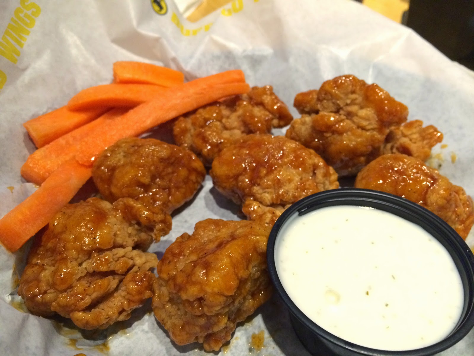 Mango Habanero From Buffalo Wild Wings / バッファローワイルドウィングスのマンゴーハバネロ I'm