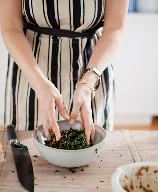 Yummy Supper KALE WITH JAPANESE SESAME DRESSING