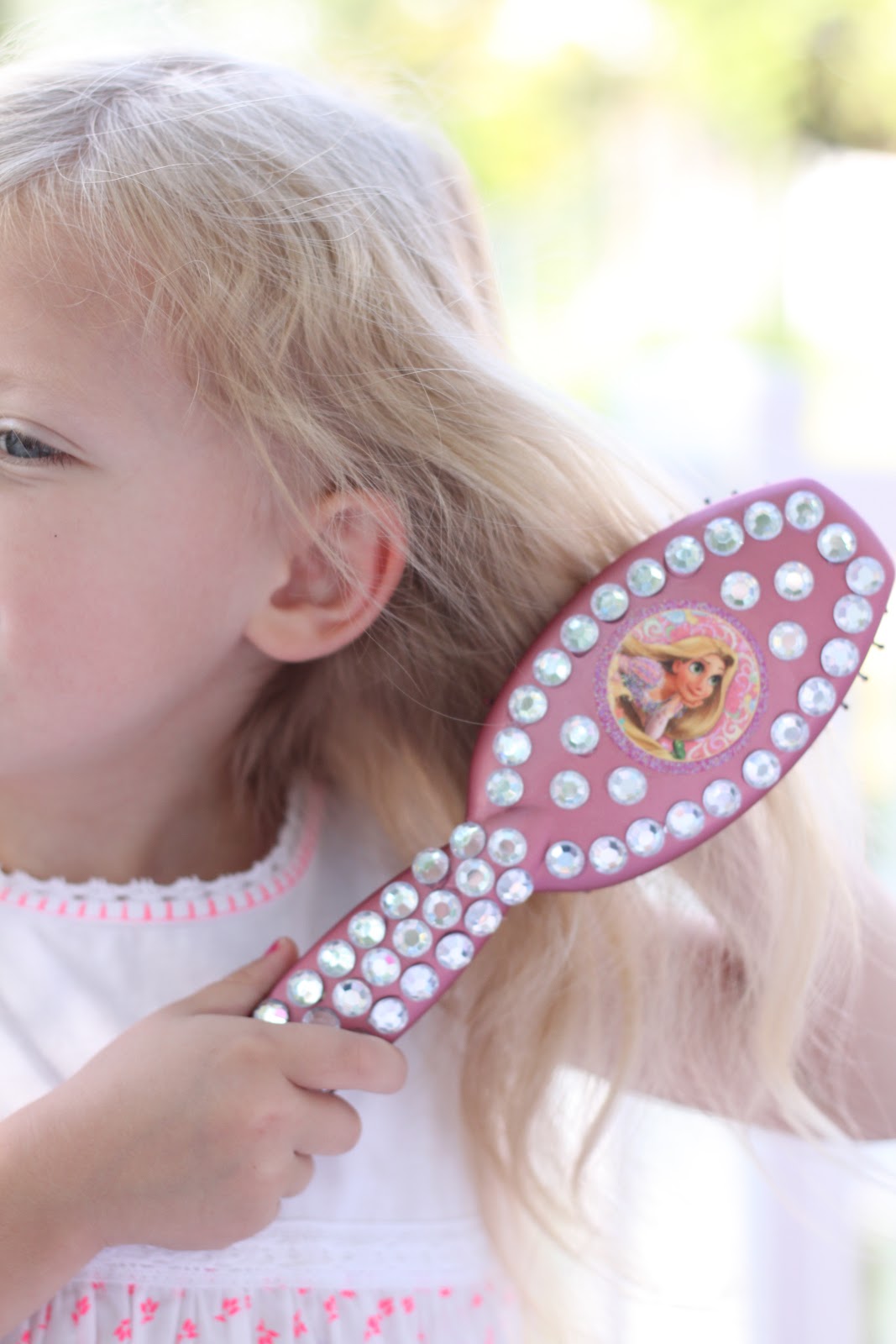 do it yourself divas DIY Tangled/Rapunzel Hairbrush