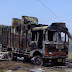 कानपुर - हाईटेंशन लाइन के टूटने से ट्रक में लगी आग, दो झुलसे 