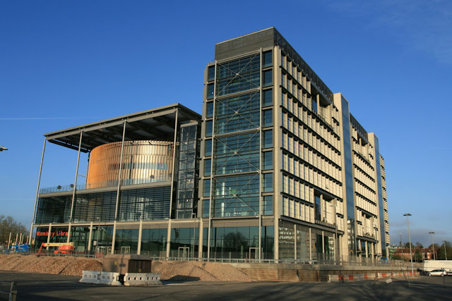 02-Brent-Civic-Centre-by-Hopkins-Architects